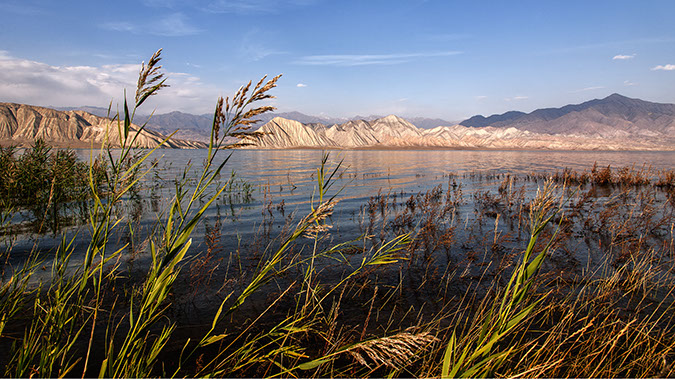 Beeindruckenden Toktogul-Stausee